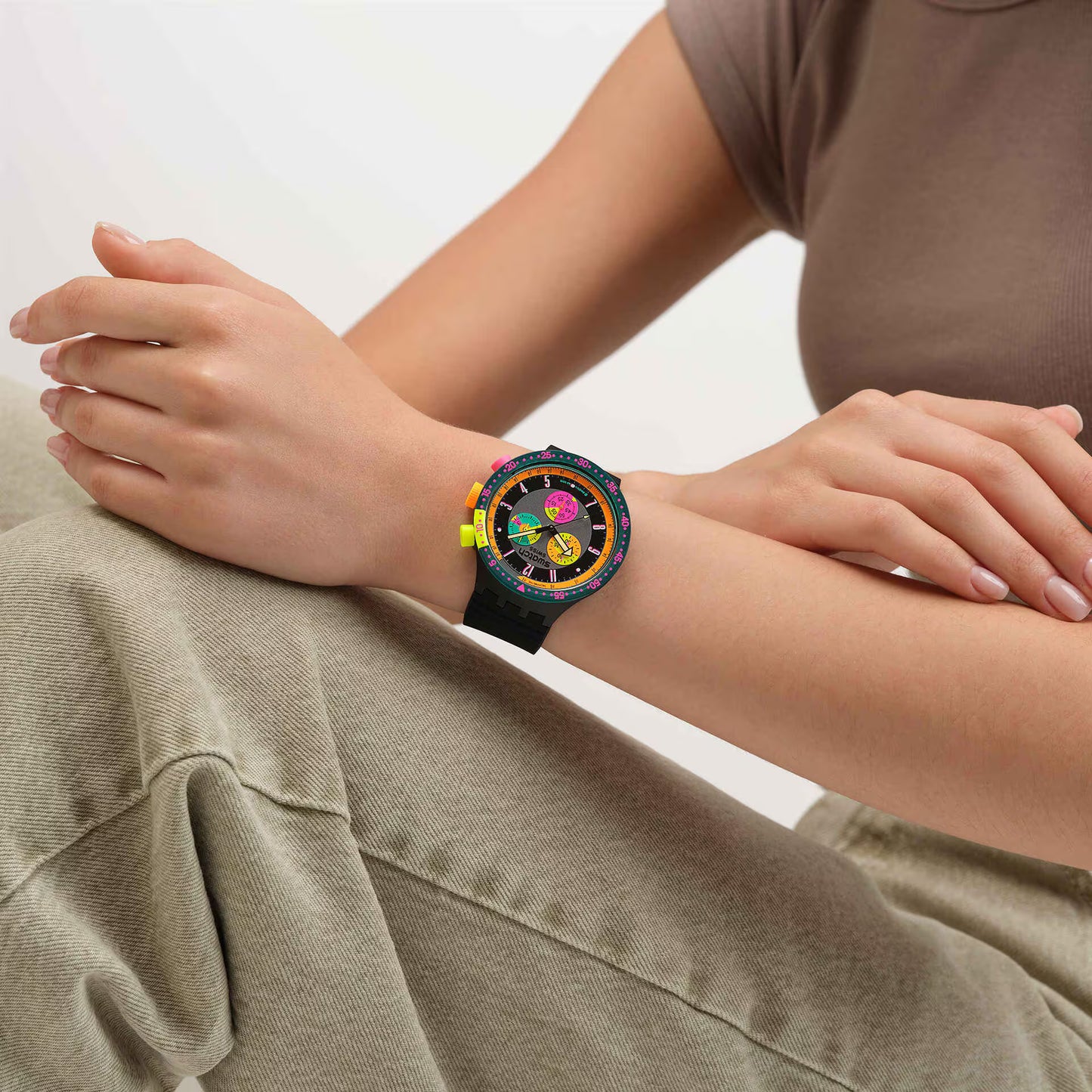 SWATCH NEON SEPPIA - SB02B104