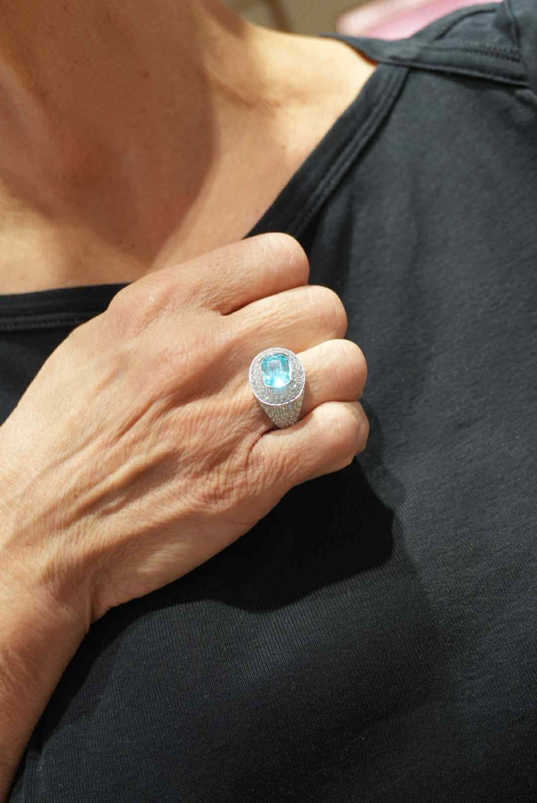 Anello da donna in argento con zirconi e grande quarzo celeste idrotermale - Simmi 925 - Simmi Gioiellerie - Anelli