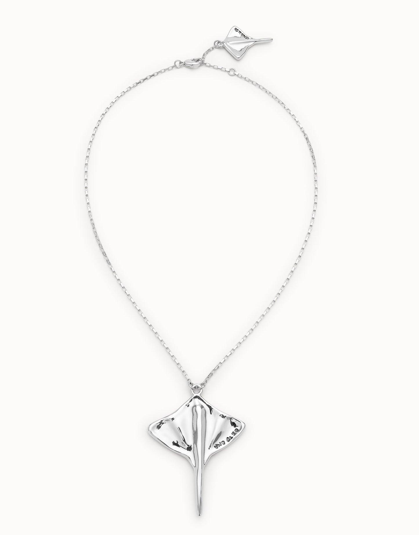 Collana da donna Uno de 50 con ciondolo con catenina corta placcato argento e figura manta gigante - Simmi Gioiellerie - Collane