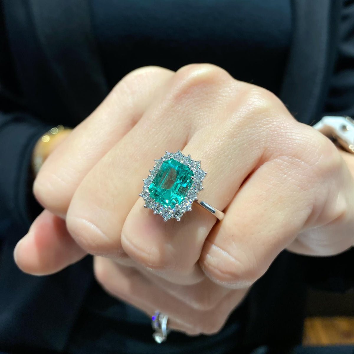 Anello da donna con smeraldo e diamanti - Simmi Gioiellerie -anelli