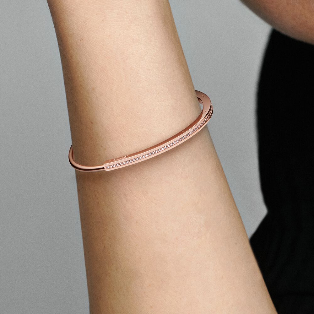 Bracciale Rigido Signature con Pavé - 582313C01 - Simmi Gioiellerie -Bracciali