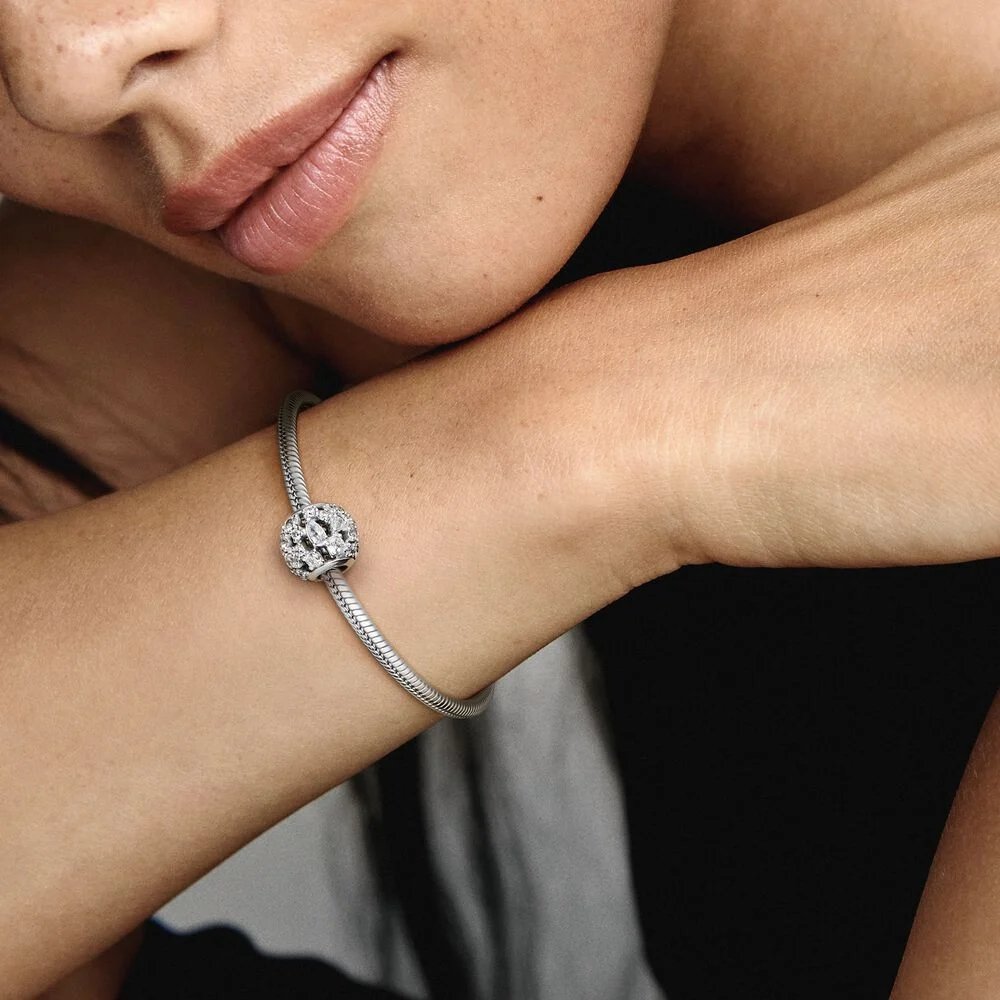 Charm openwork rotondo scintillante - 799225C01 - Simmi Gioiellerie -Charm