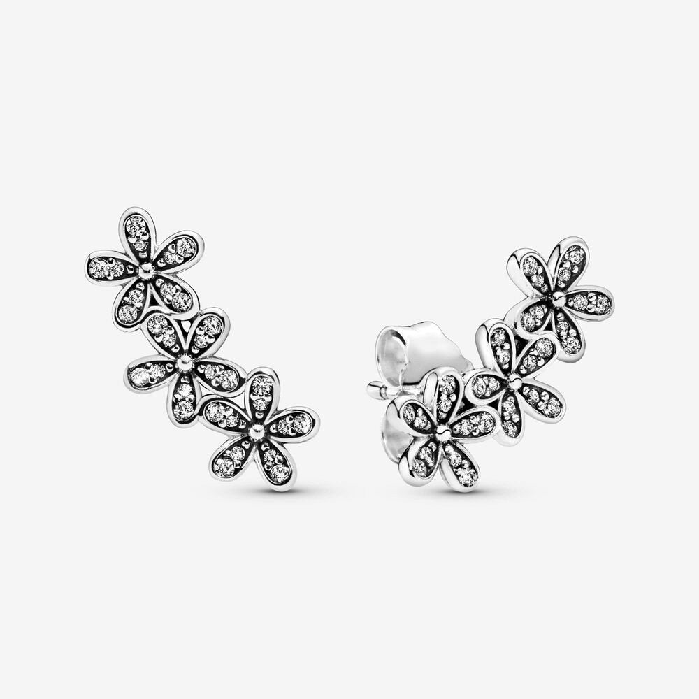 Orecchini A Lobo In Argento Sterling 925 A Forma Di Margherita Con Smalto Viola. Dimensioni 7 Mm. Gioiello Elegante In Confezione Regalo, Perfetto Per Ogni Occasione.