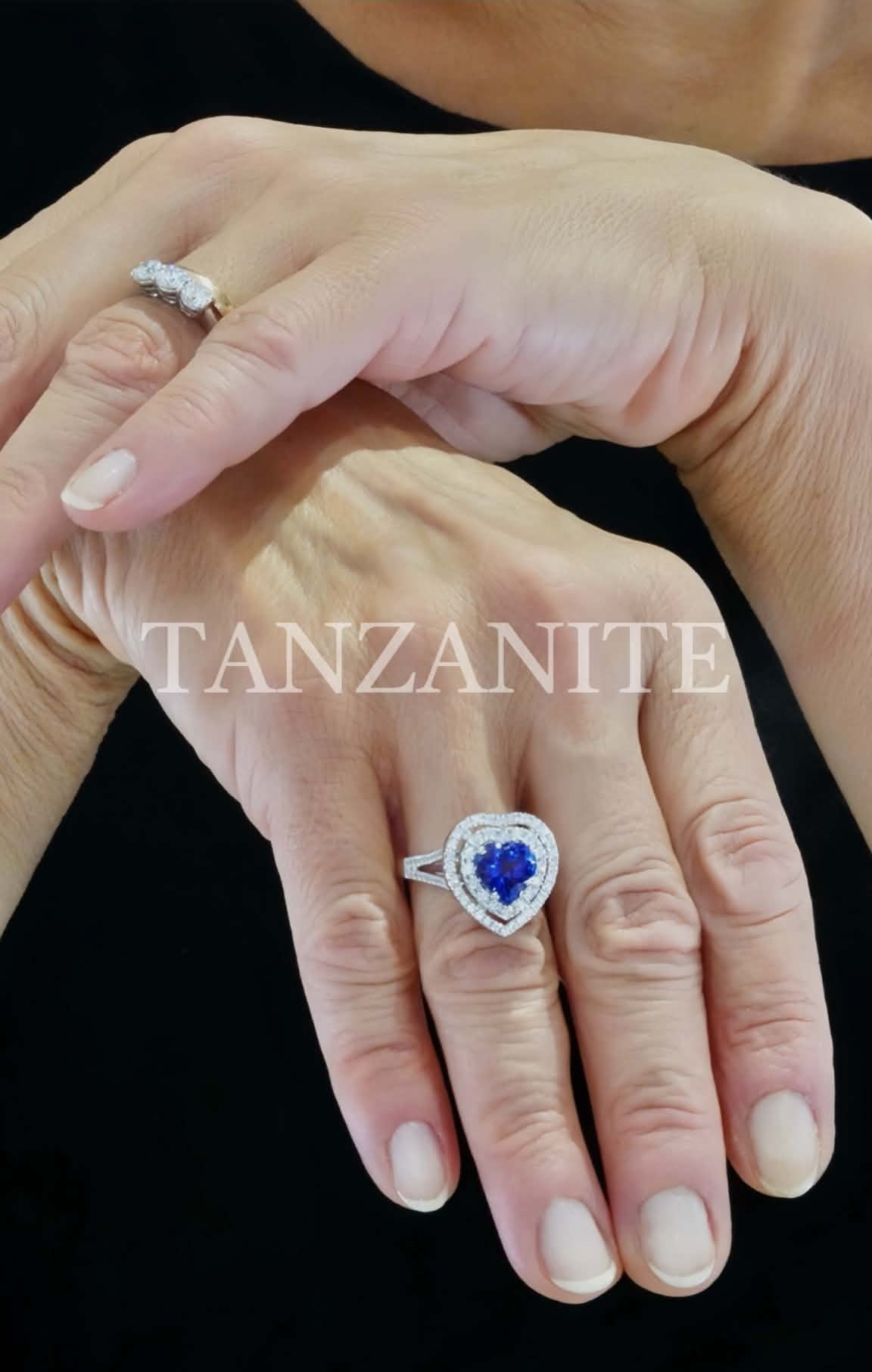 Anello in Oro Bianco con Tanzanite Taglio a Cuore e Diamanti – Simmi Gioielli - Simmi Gioiellerie -anelli