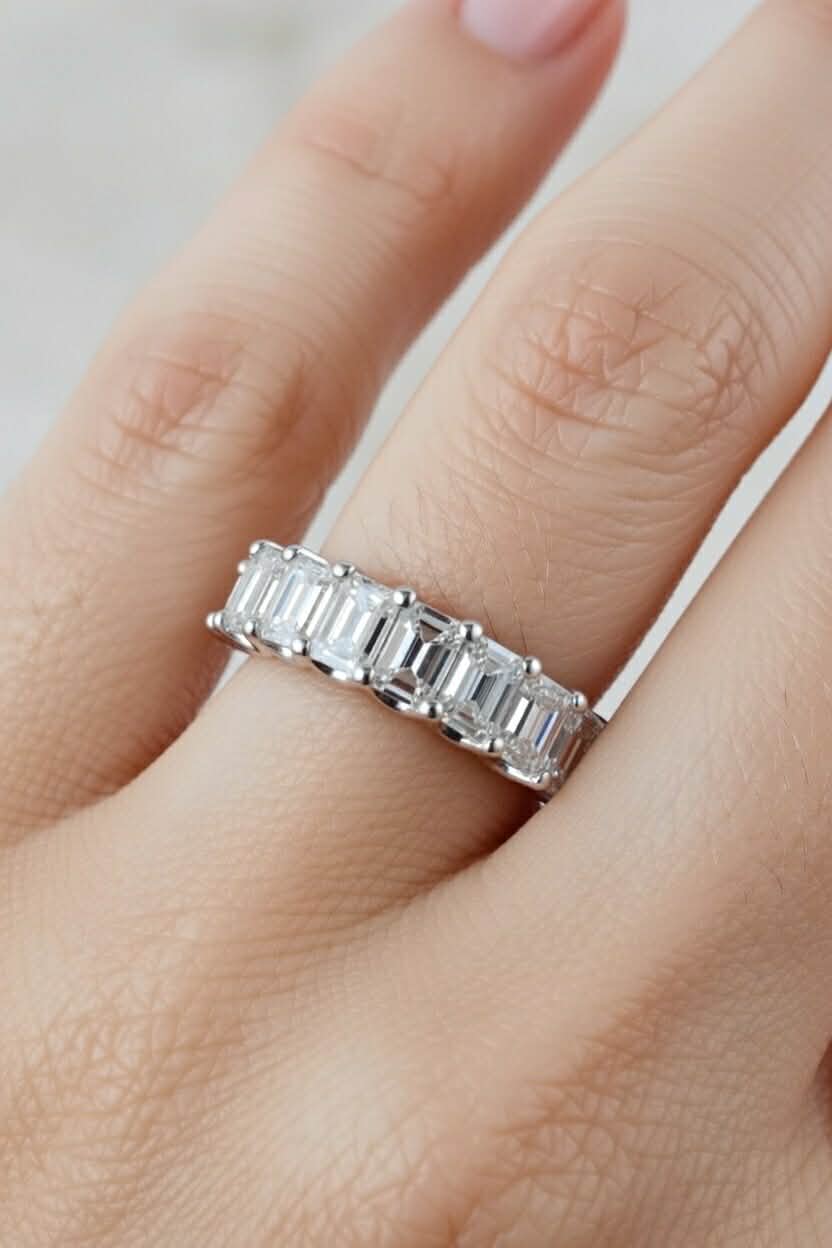 Anello Veretta in Oro Bianco con Diamanti Baguette – Simmi Gioielli - Simmi Gioiellerie - Anelli