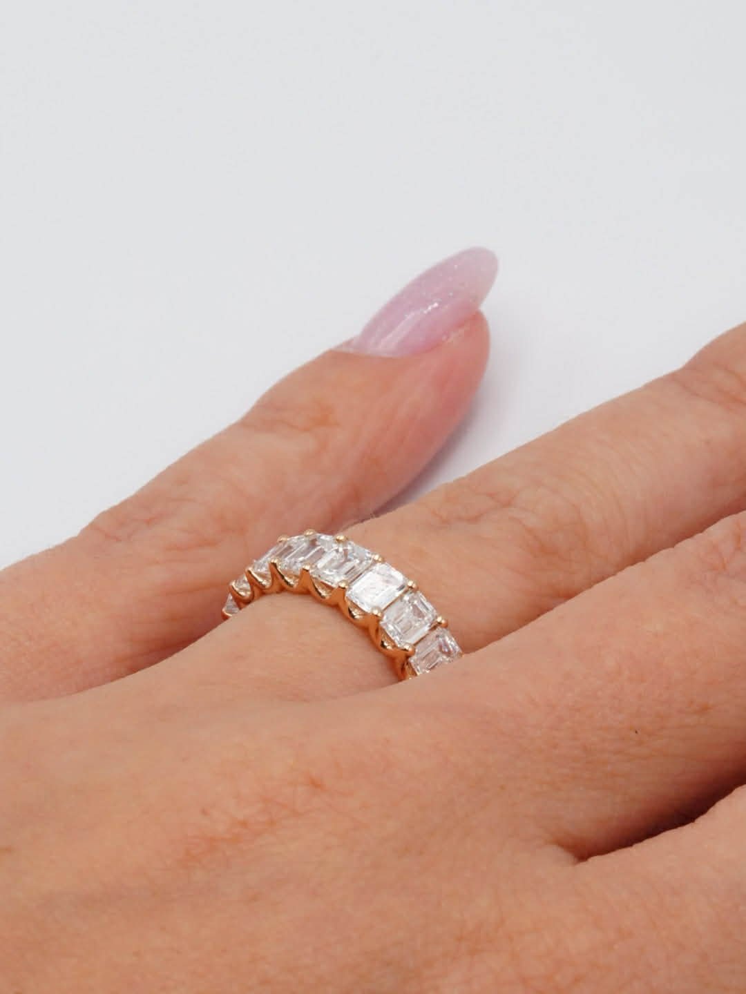 Veretta a Giro in Oro Rosa 18 Carati con Diamanti Taglio Smeraldo – Simmi Gioielli - Simmi Gioiellerie - Anelli