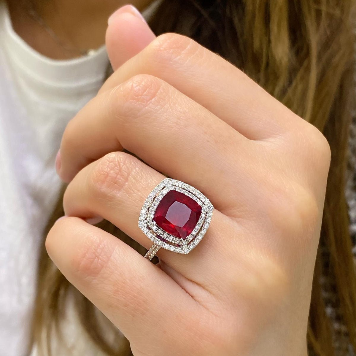 Anello con rubino e diamanti - Simmi Gioiellerie -Anelli