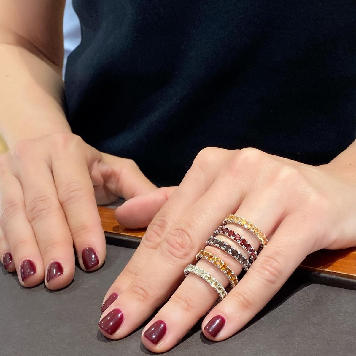 Anello da donna veretta con granato - Simmi Gioiellerie -Anelli