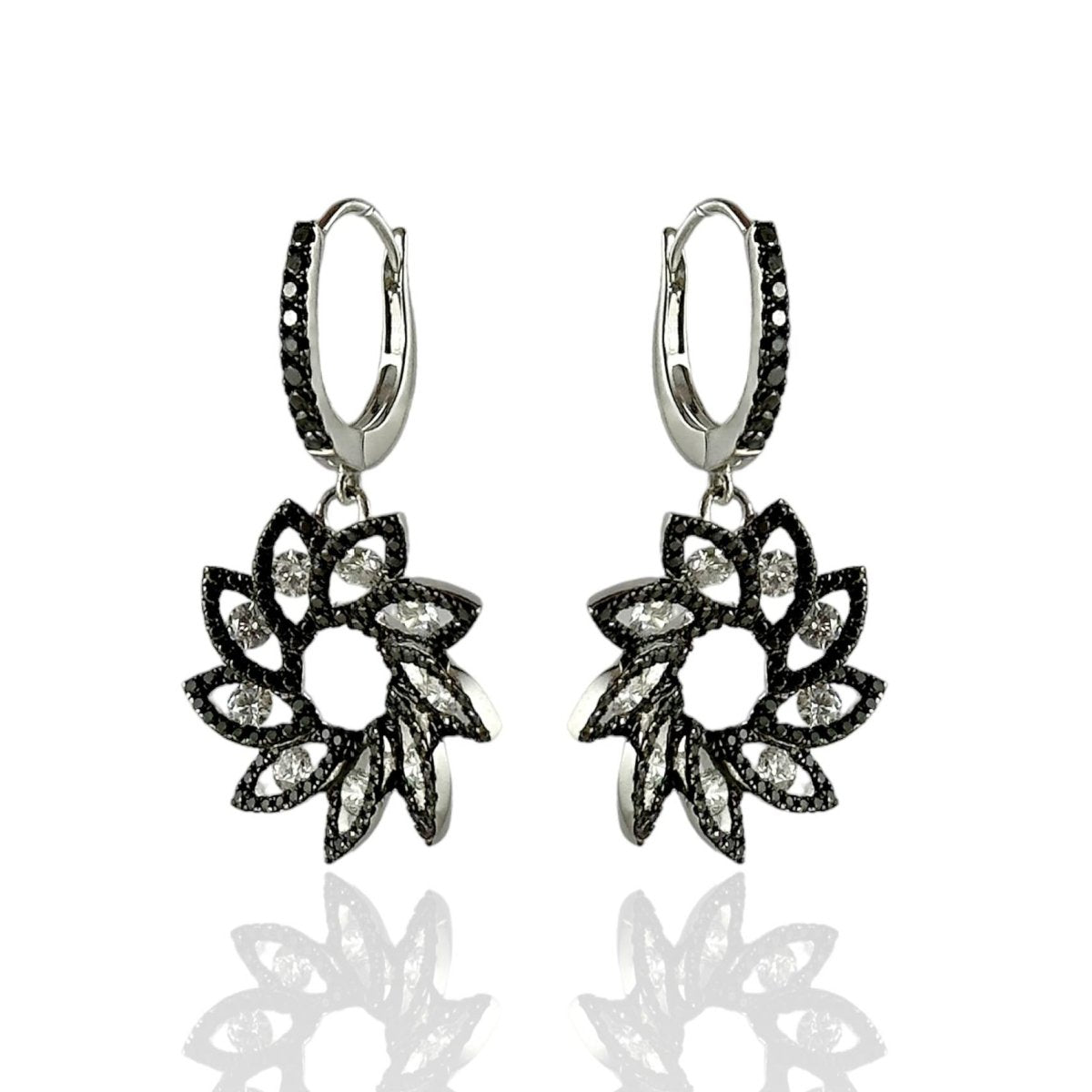 Orecchini floreali con diamanti - Simmi Gioiellerie -Orecchini